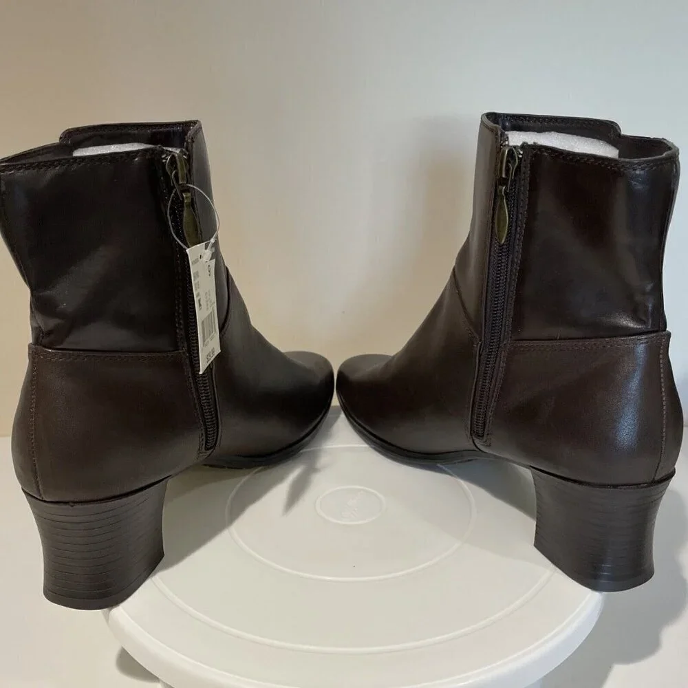 Thom McAn Leather Ankle Boots Booties Sz 9 Brown Square Toe Block Heel Y2K Vibes
